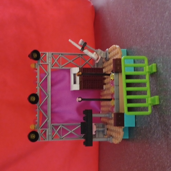 American Girl Mega Construx for girls 8+ - Picture 8 of 11